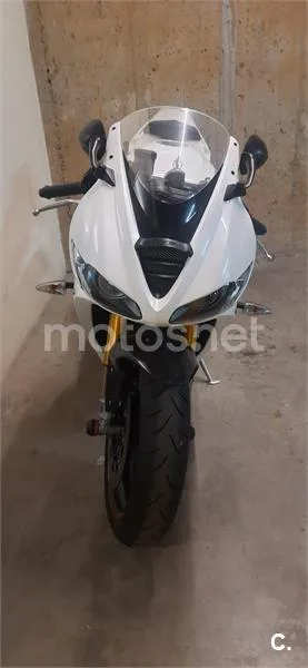 Triumph Daytona 675R – Vista 6