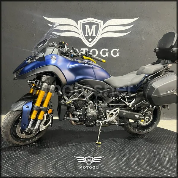 Yamaha Niken – Vista 5