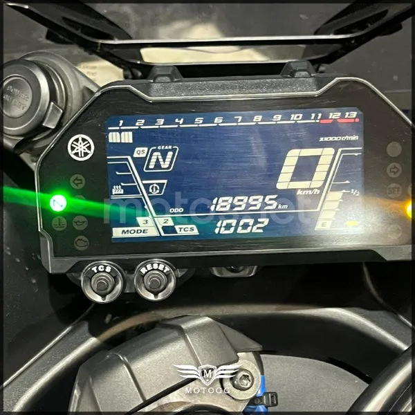 Yamaha Niken – Vista 9