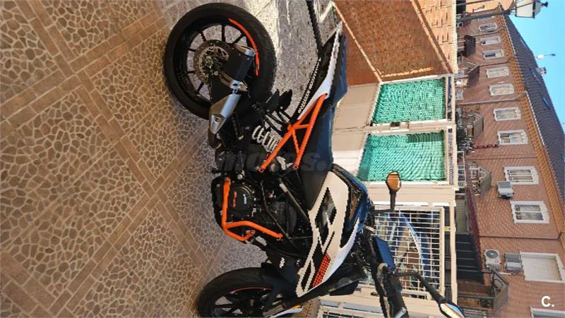 KTM 125 – Vista 8