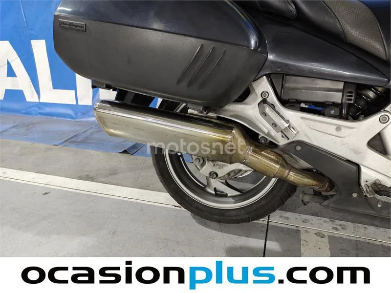 Honda Pan-European ST 1300 – Vista 17