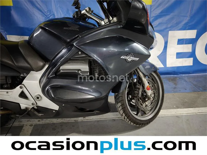 Honda Pan-European ST 1300 – Vista 19