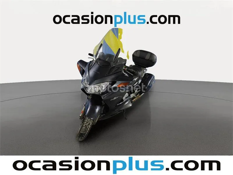 Honda Pan-European ST 1300 – Vista 6