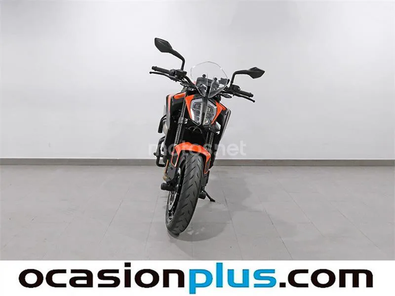 KTM 890 – Vista 5