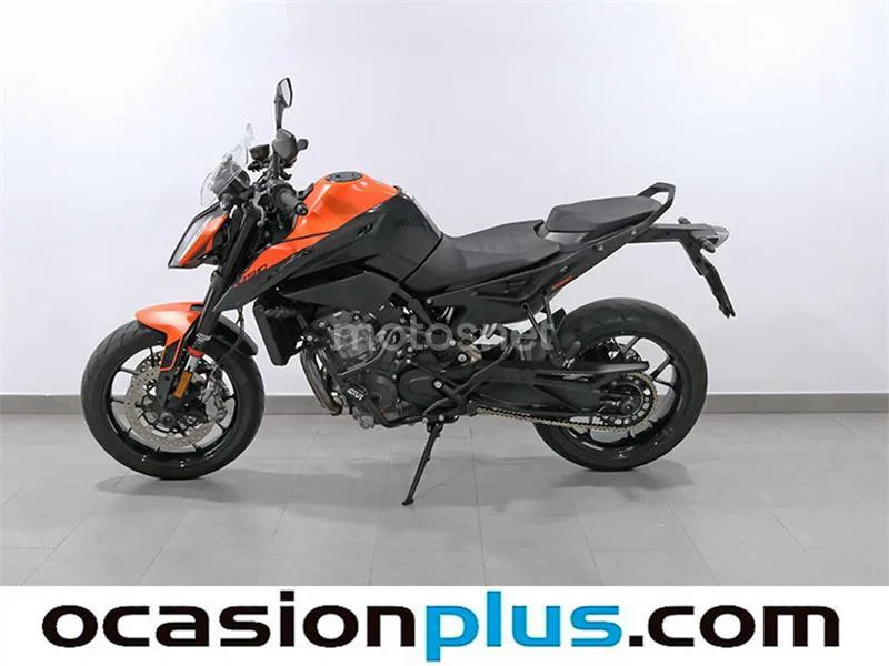 KTM 890 – Vista 8