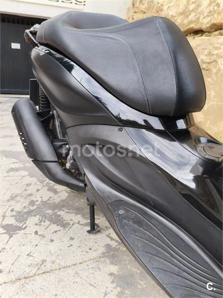 Piaggio Beverly 300 – Vista 12