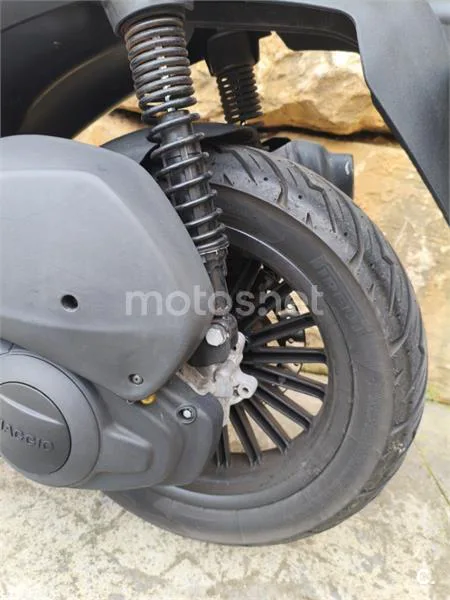 Piaggio Beverly 300 – Vista 13