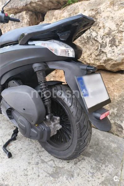 Piaggio Beverly 300 – Vista 3