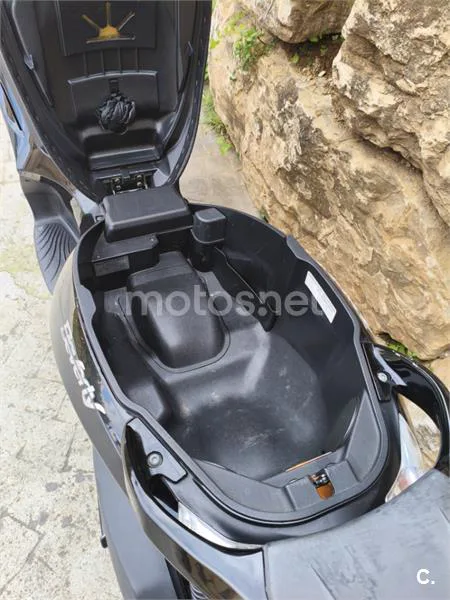 Piaggio Beverly 300 – Vista 7