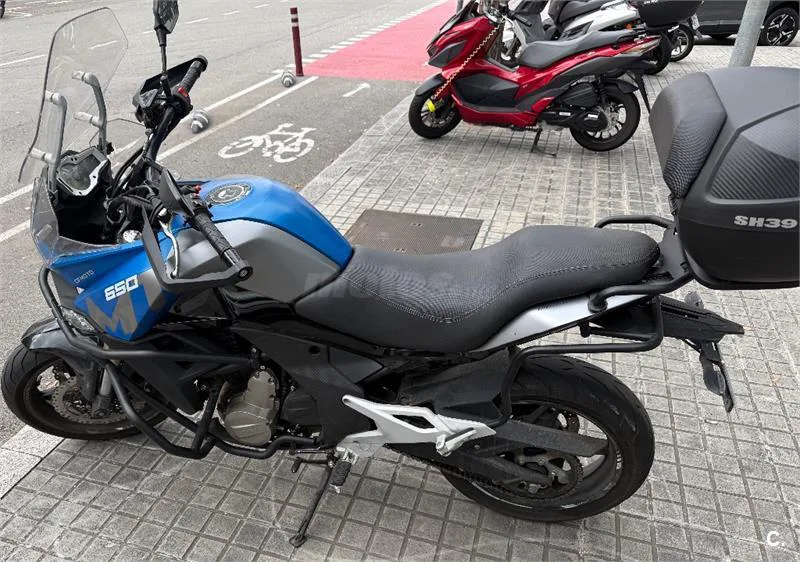 CFMOTO 650 MT – Vista 3