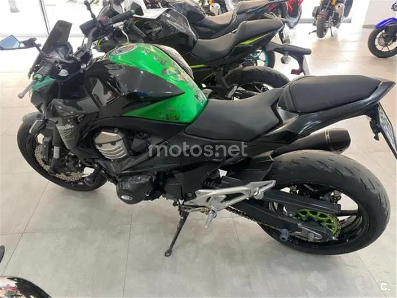 Kawasaki Z800 – Vista 3