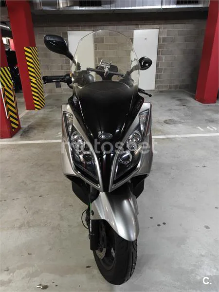 Kymco Super Dink 300i – Vista 3