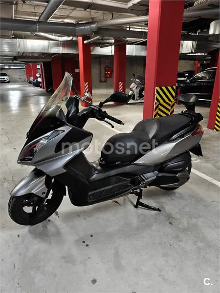 Kymco Super Dink 300i – Vista 4
