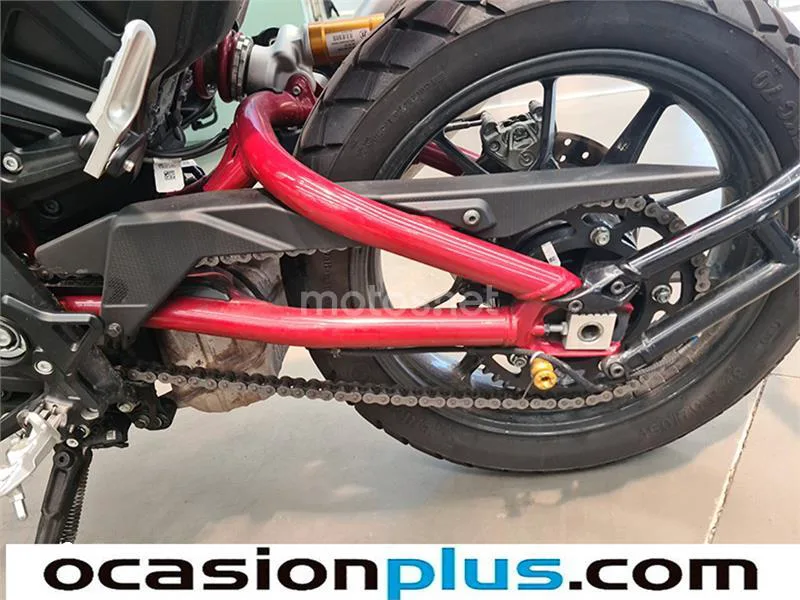 Indian FTR 1200 – Vista 23