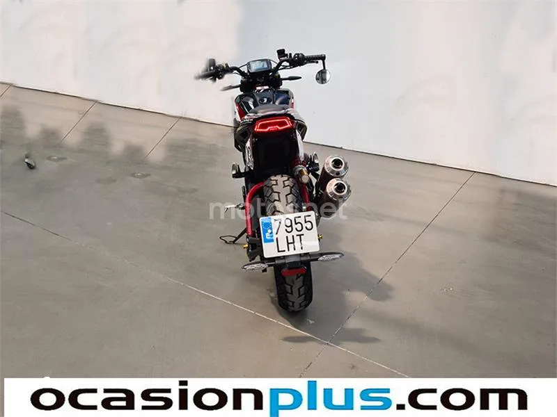 Indian FTR 1200 – Vista 4