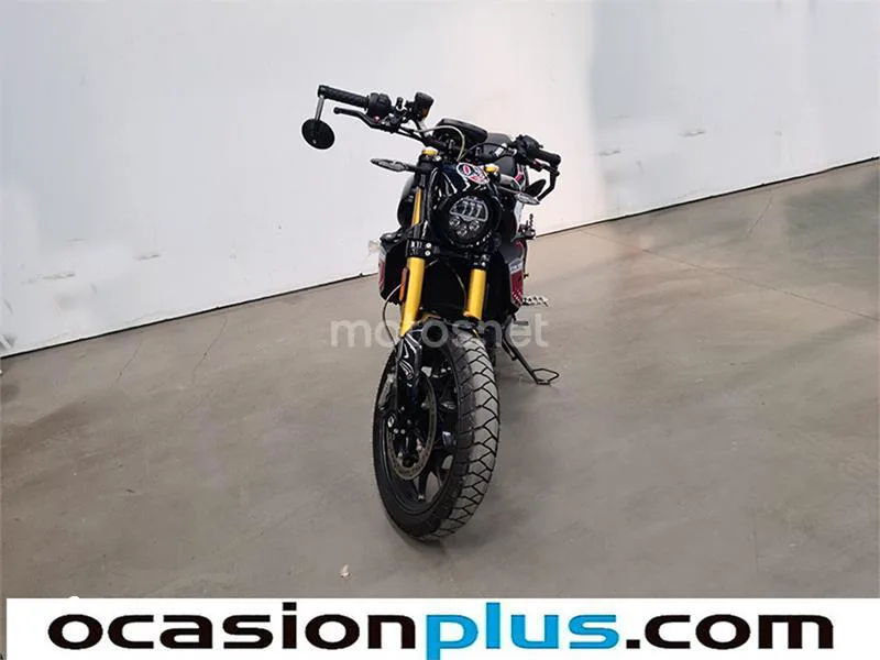 Indian FTR 1200 – Vista 5