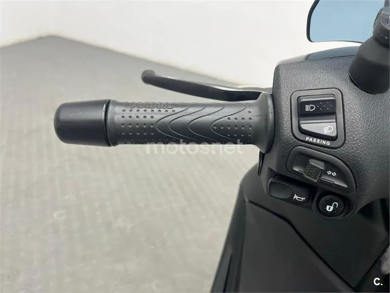 Piaggio Beverly 300 – Vista 13