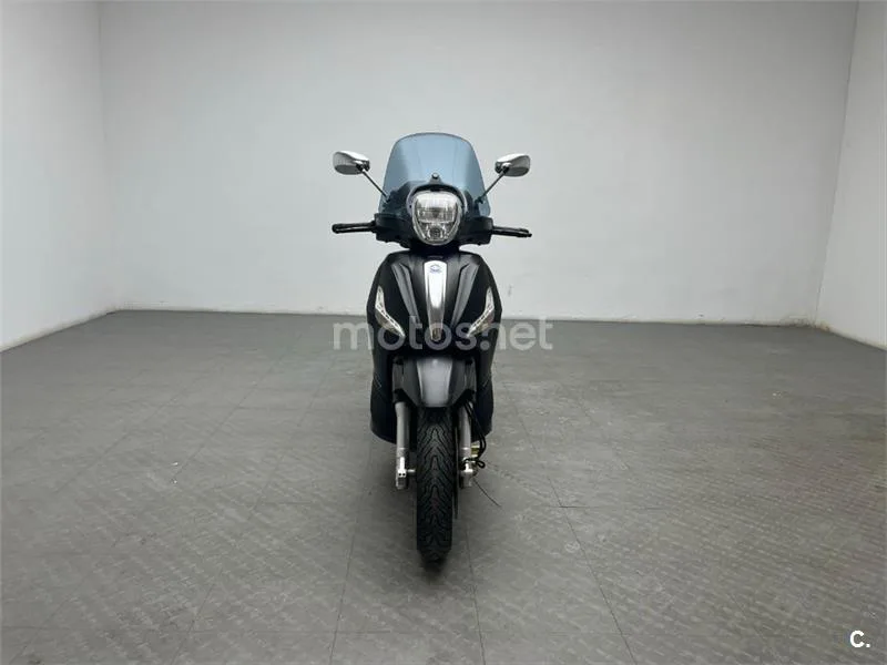 Piaggio Beverly 300 – Vista 3