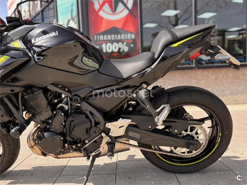 Kawasaki Z650 – Vista 3