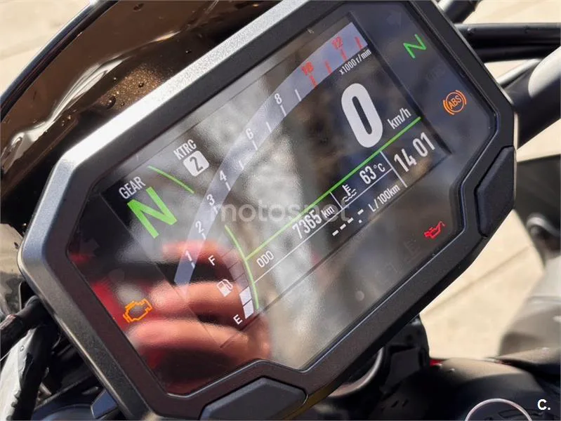 Kawasaki Z900 – Vista 14