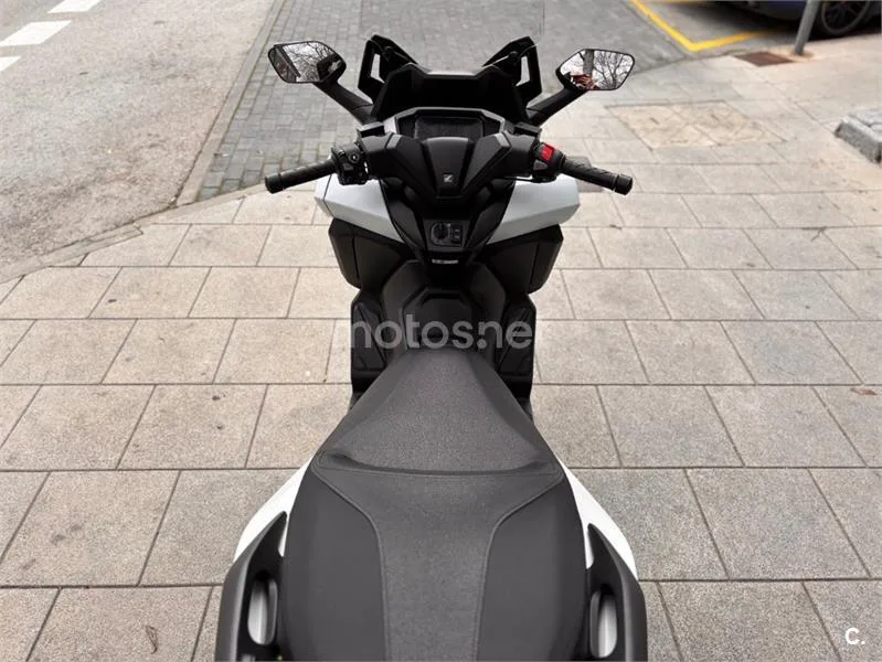 Honda Forza 350 – Vista 11