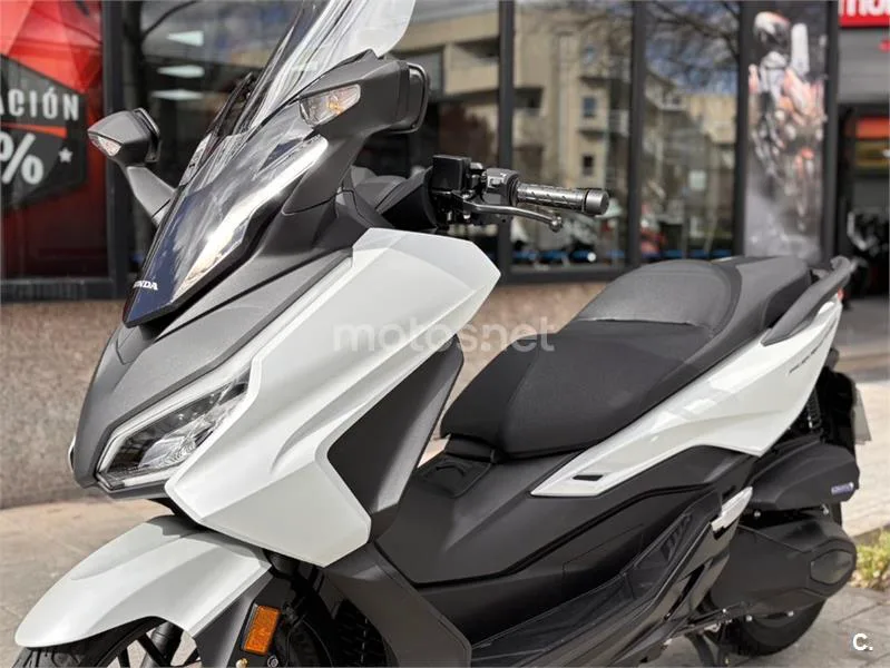 Honda Forza 350 – Vista 13