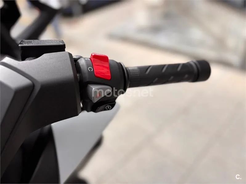 Honda Forza 350 – Vista 17