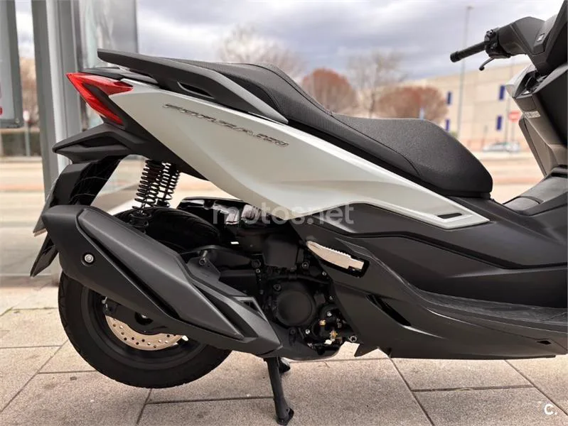 Honda Forza 350 – Vista 9