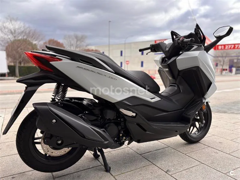 Honda Forza 350 – Vista 10