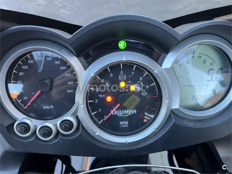 Triumph Sprint GT – Vista 8