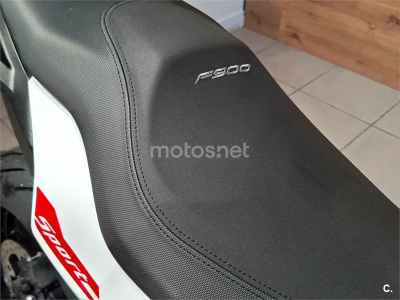 BMW F 900 R – Vista 4