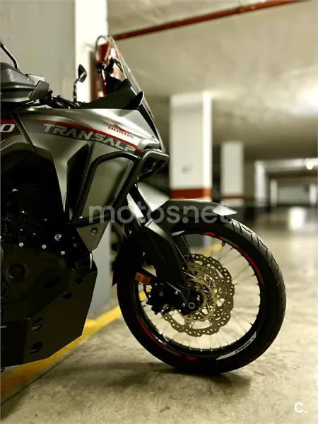 Honda XL 750 Transalp – Vista 3