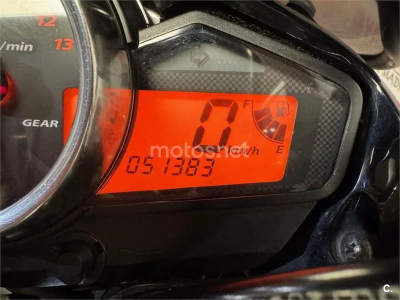 Suzuki Inazuma 250 – Vista 10