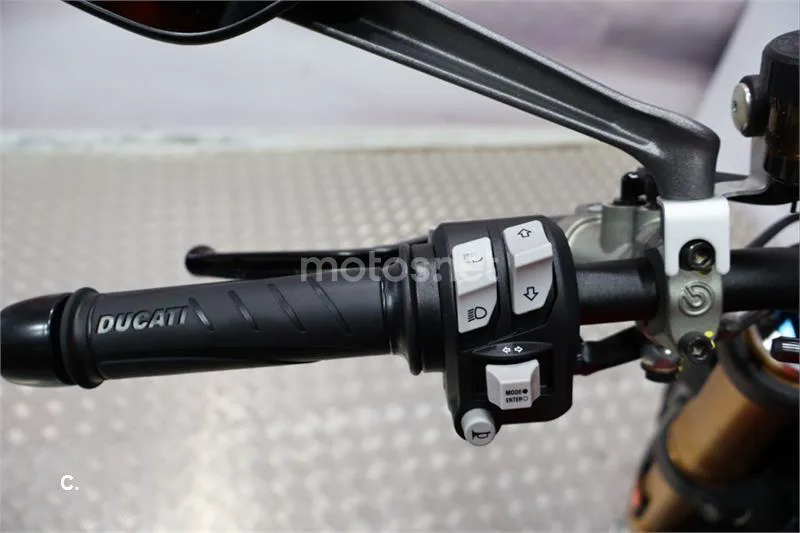 Ducati Monster – Vista 8