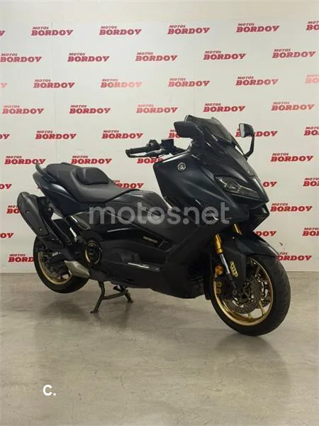 Yamaha TMAX – Vista 3