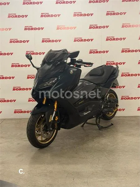 Yamaha TMAX – Vista 5