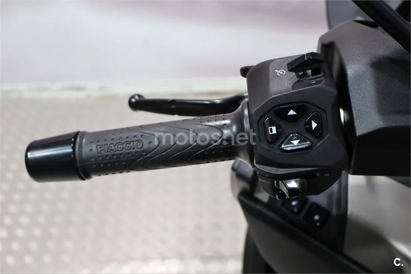 Piaggio MP3 530 Exclusive – Vista 8