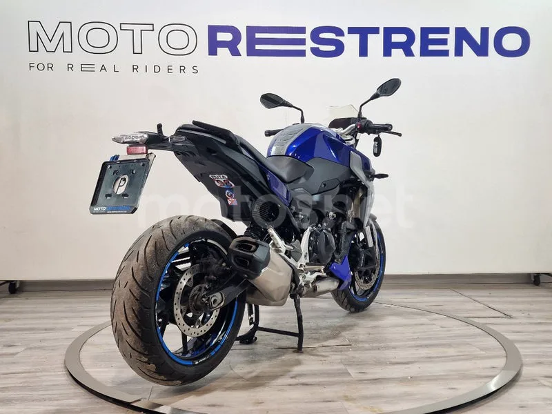 BMW F 900 R – Vista 8