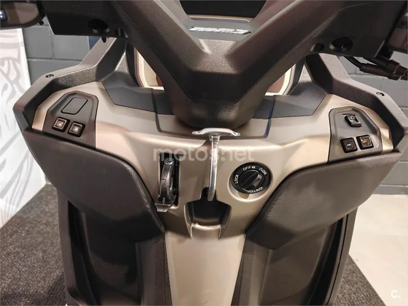 Piaggio MP3 – Vista 12