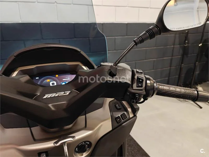 Piaggio MP3 – Vista 13