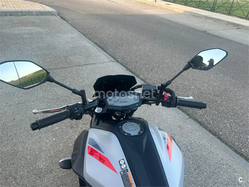 Yamaha MT-07 – Vista 6