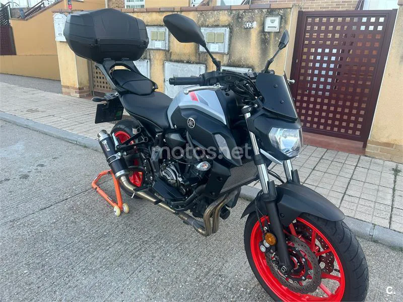 Yamaha MT-07 – Vista 7