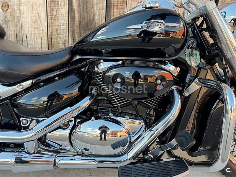 Suzuki Intruder C800 – Vista 13