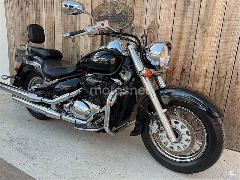 Suzuki Intruder C800 – Vista 16