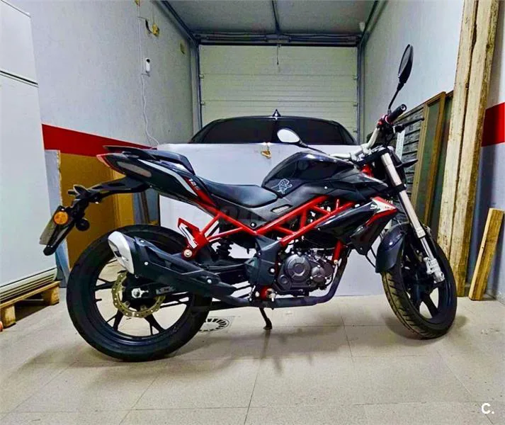 Benelli BN 125 – Vista 2
