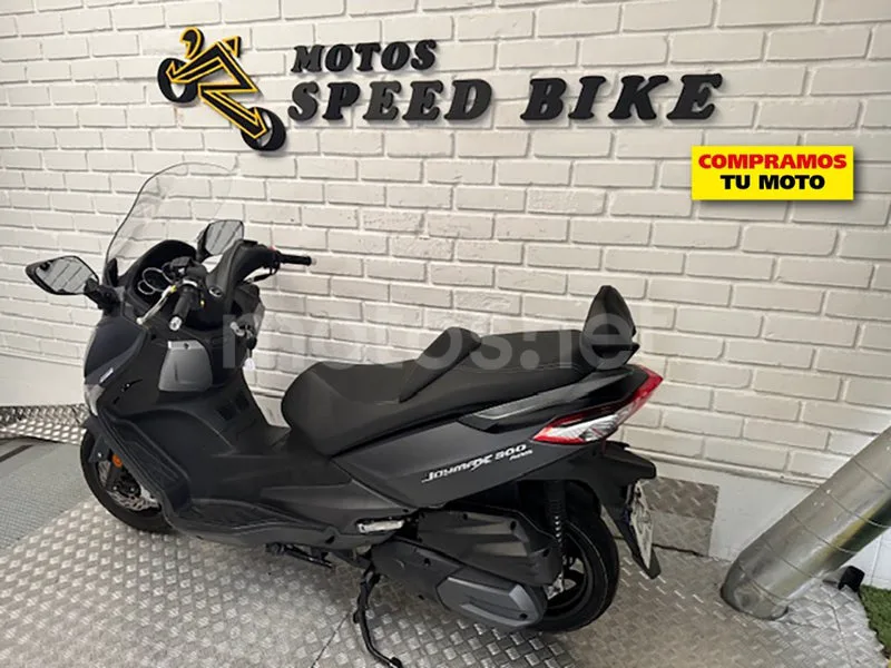 SYM Joymax 300 – Vista 13