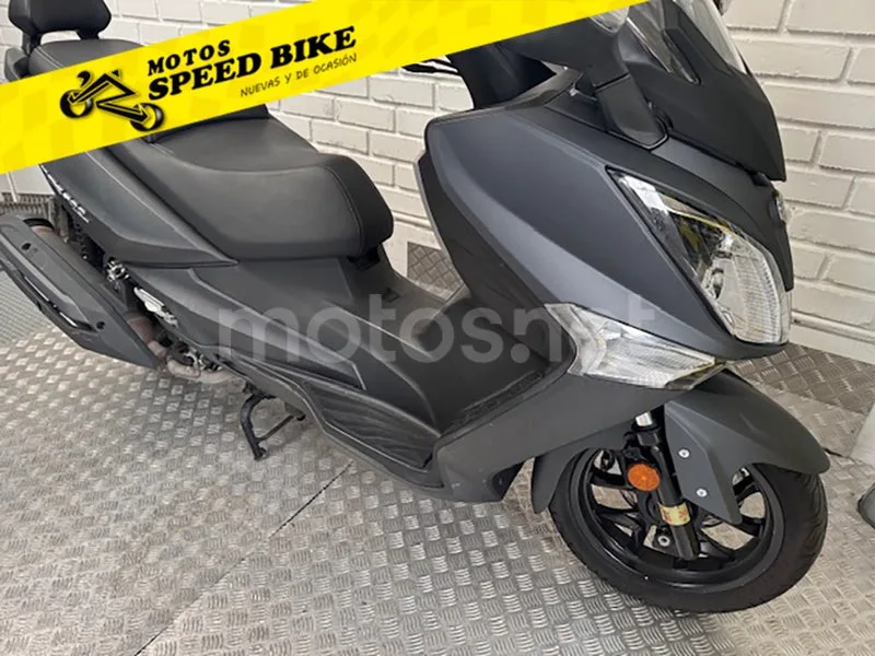 SYM Joymax 300 – Vista 3