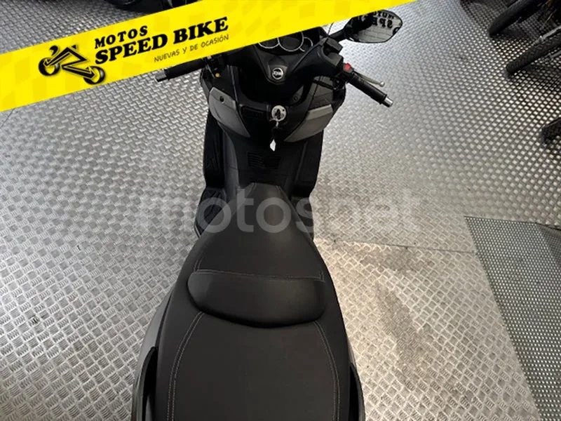 SYM Joymax 300 – Vista 8