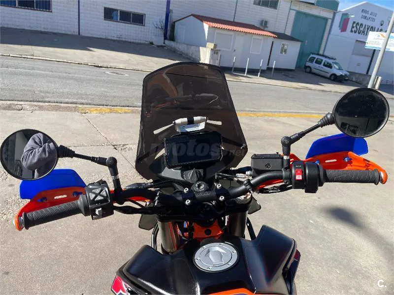 KTM 890 – Vista 5