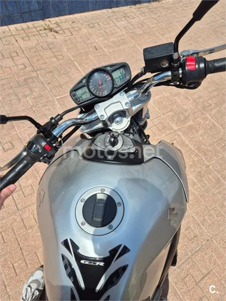 Suzuki GSR 600 – Vista 6